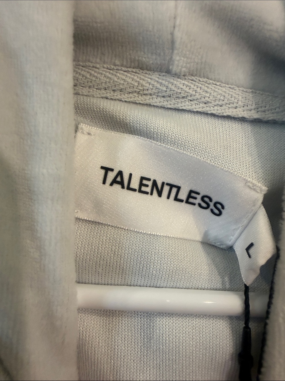 TALENTLESS Cropped - Picture 2 of 4